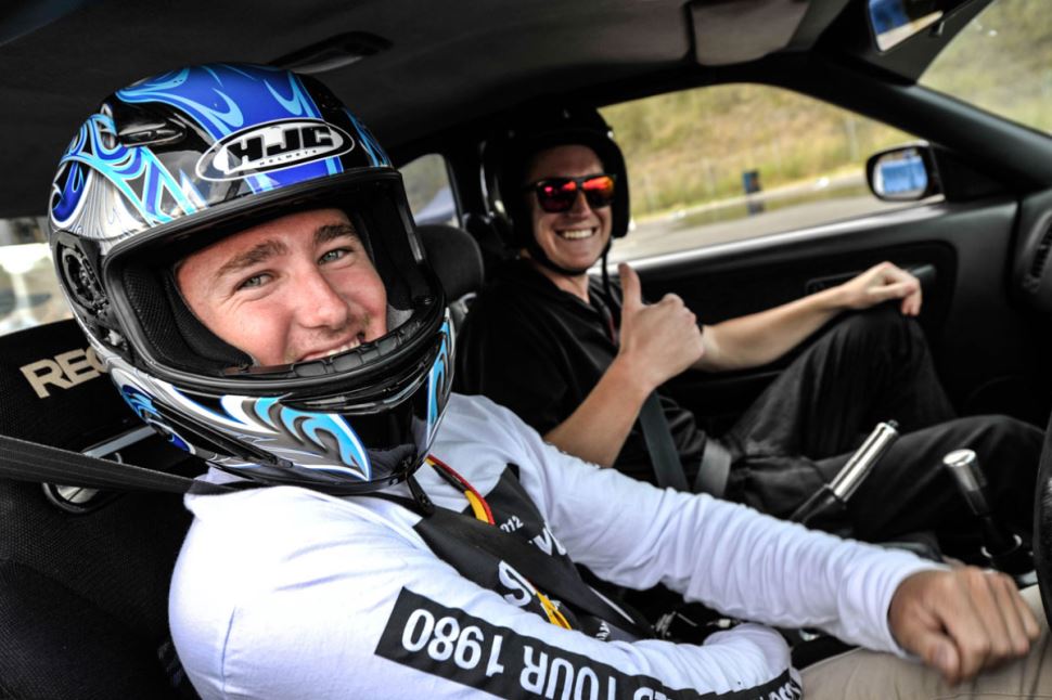 Drifting Thrill Ride, 8 Laps