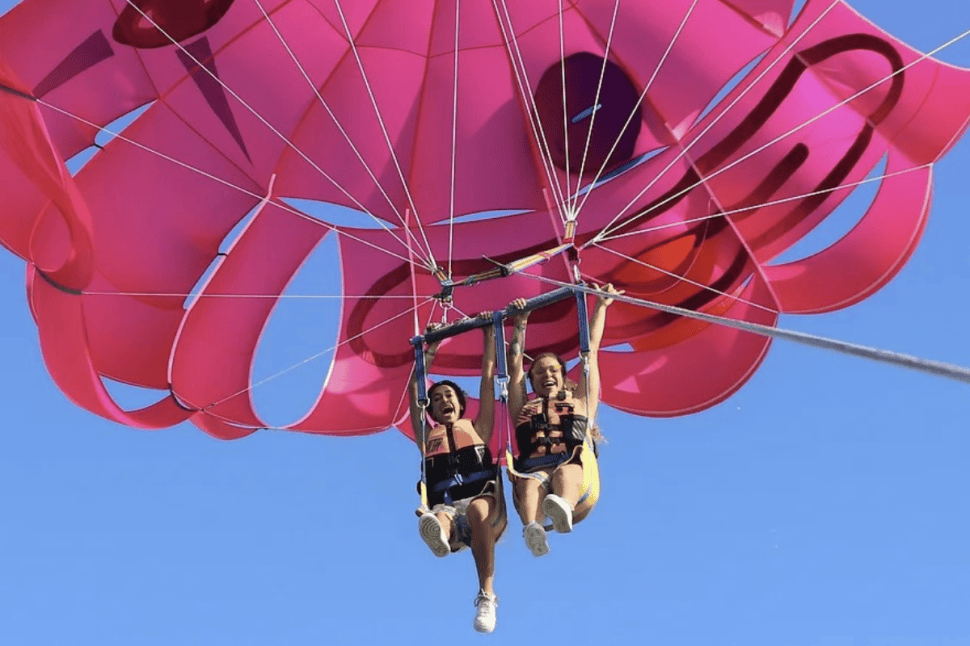 Parasailing Surfers, Solo Flight