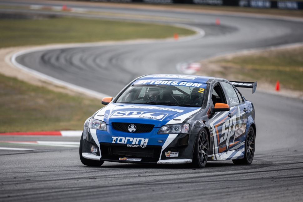 Drive a V8 for 3 Laps plus 3 Hot Laps
