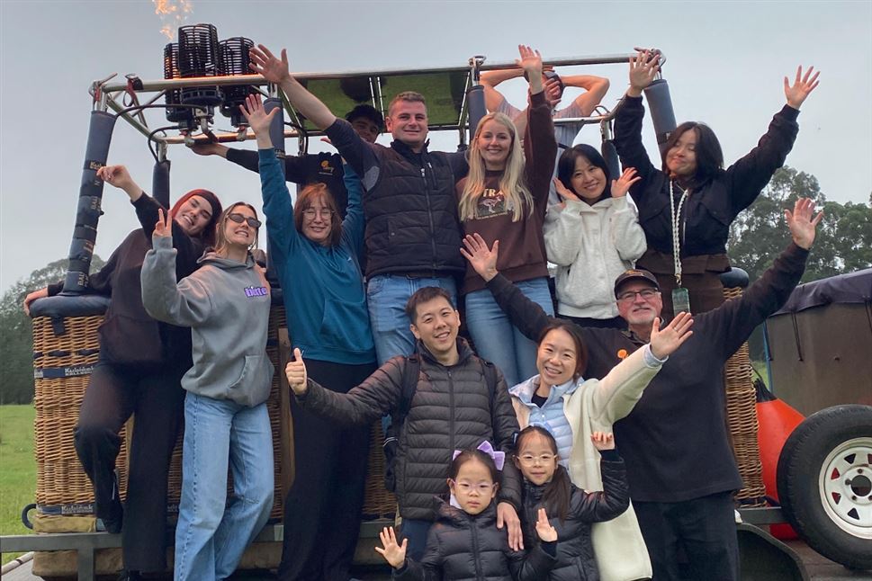 Yarra Hot Air Ballooning w/Breakfast and Transfers