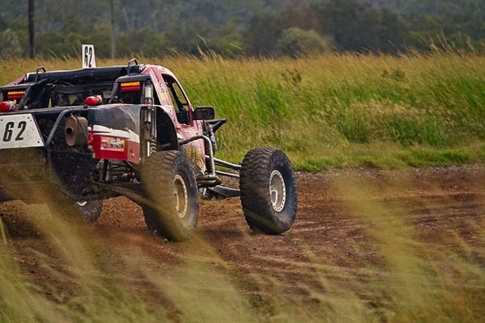 Drive a V8 Buggie for 8 Laps