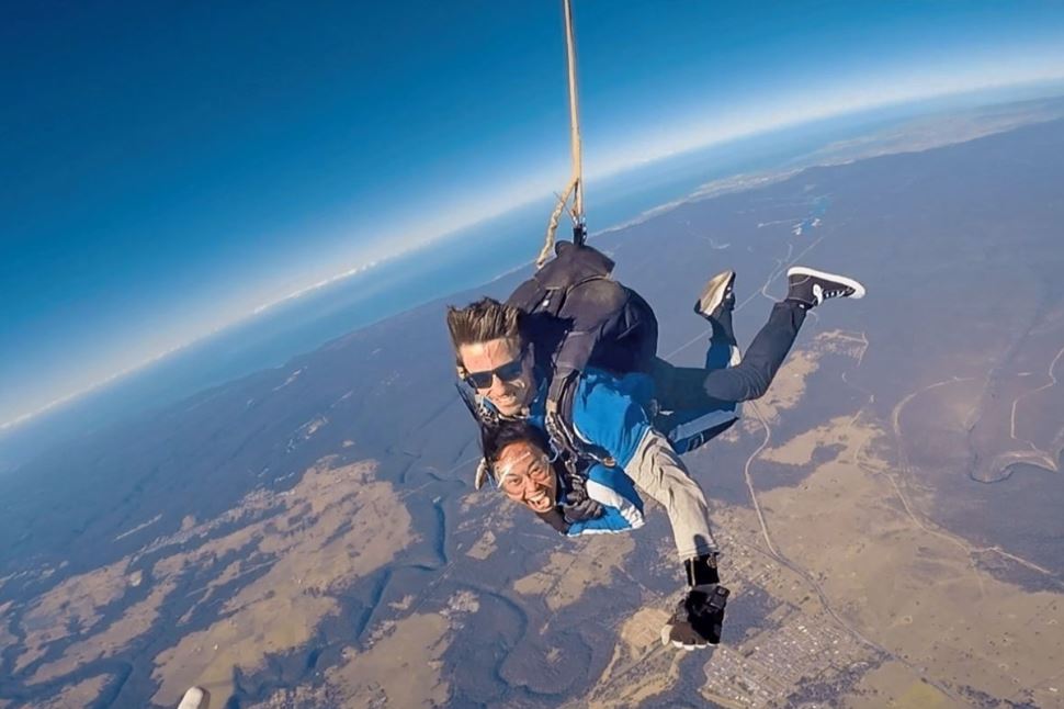 Tandem Skydive 15,000ft, Weekend