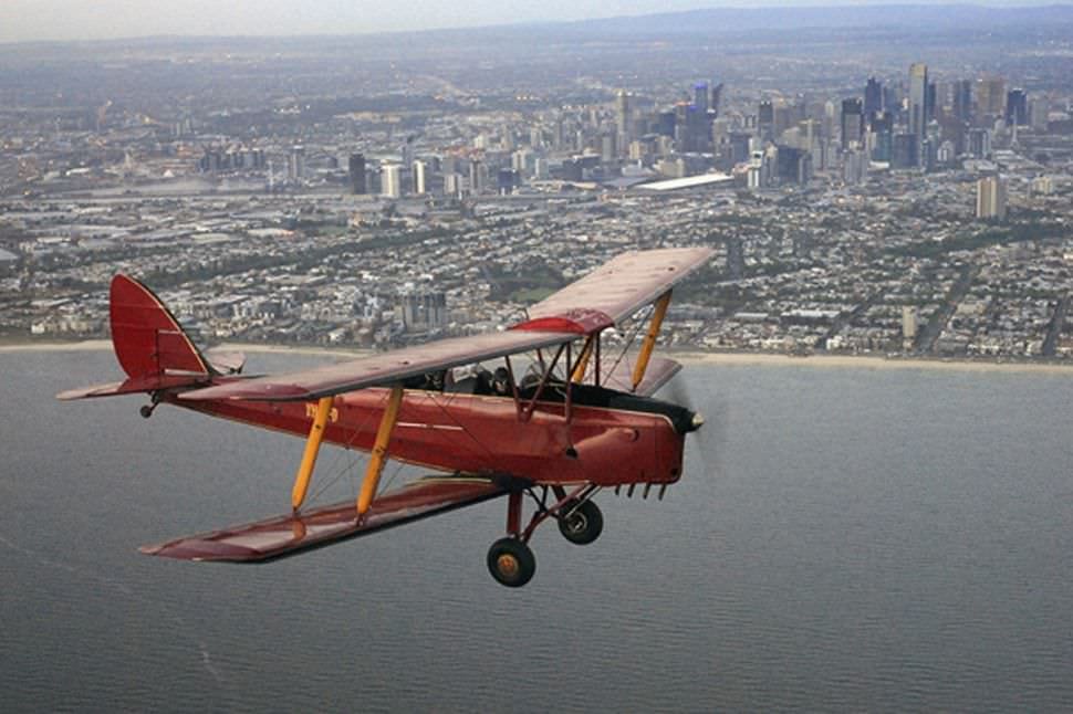 Tiger Moth Flight with Mild Aerobatics, 30 Minutes
