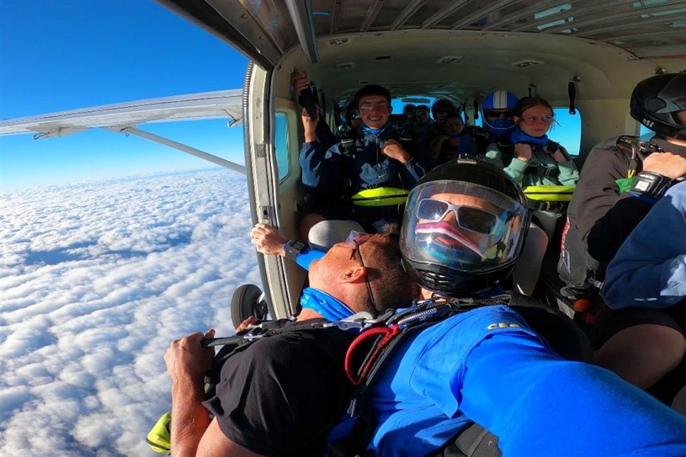 Skydive Wollongong from 15,000 feet, Weekend
