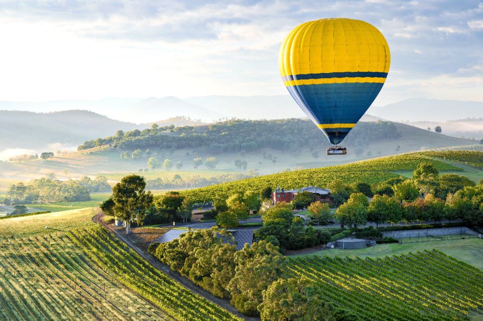 Hot Air Ballooning the Yarra Valley with Breakfast