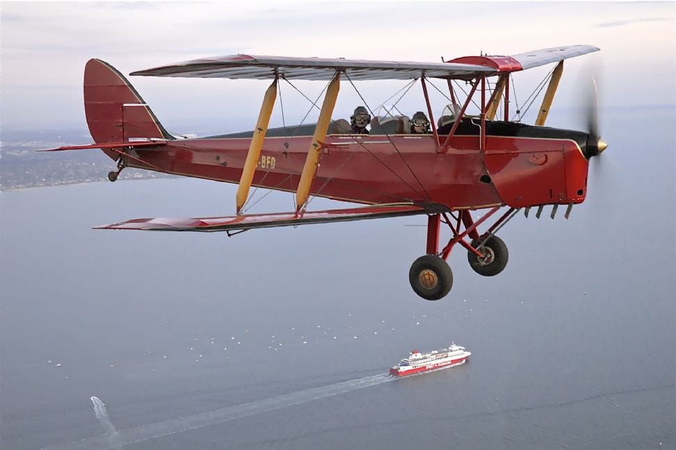 Tiger Moth Flight with Mild Aerobatics, 45 Minutes