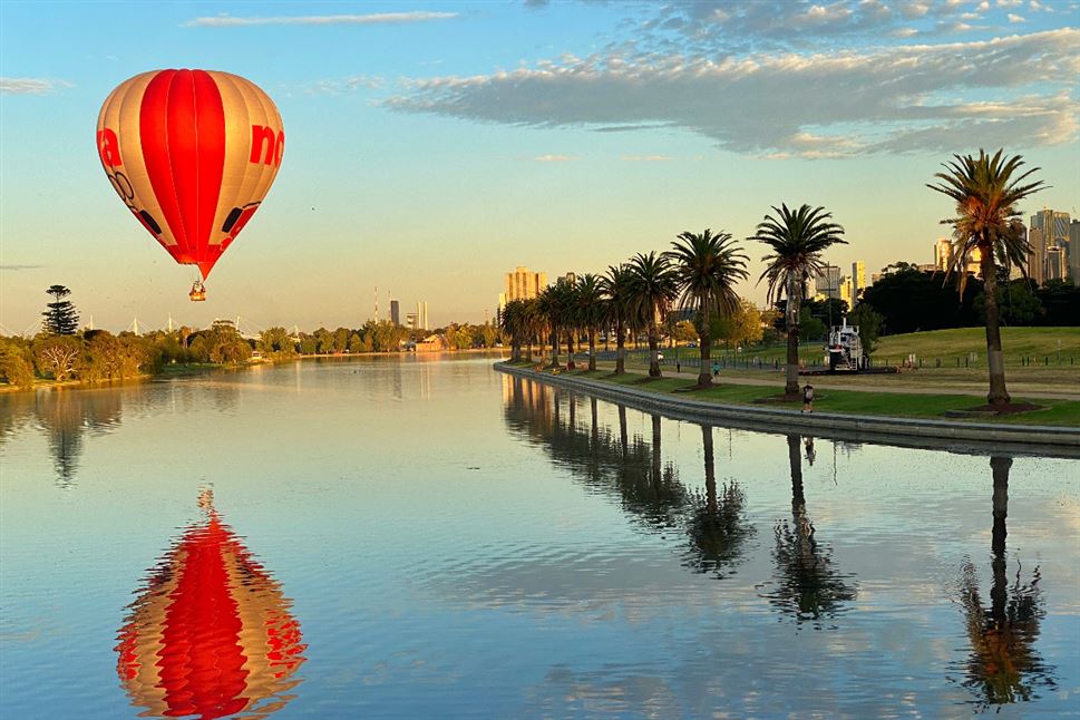 Ballooning Over Melbourne with Breakfast, Child