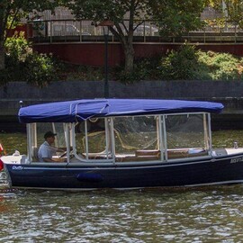 Hire a Luxury Eco Boat for 10 People, 2 Hours