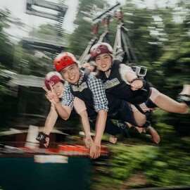 Giant Jungle Swing (child)