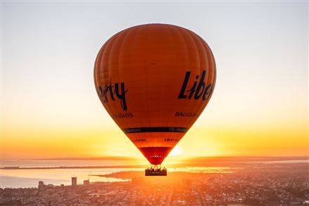 Hot Air Balloon Flight with Breakfast, Geelong